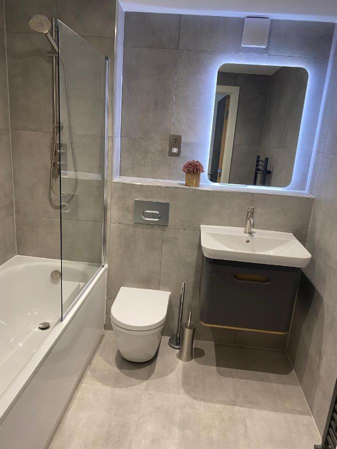 Icona - Luxury 2 Bed Penthouse Apartment York Bagian luar foto